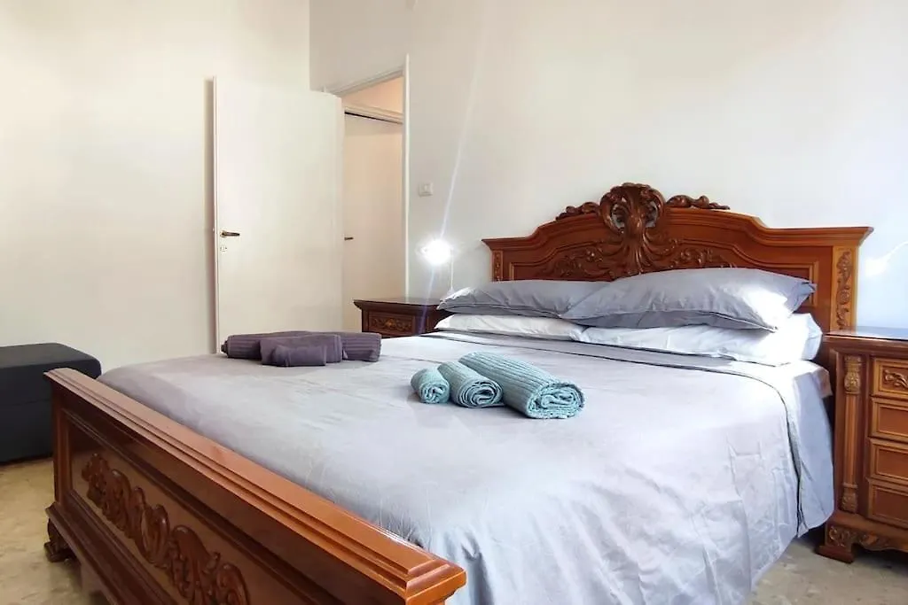 Happy Domus Roma - Giovagnoli Near Trastevere Apartment Italy